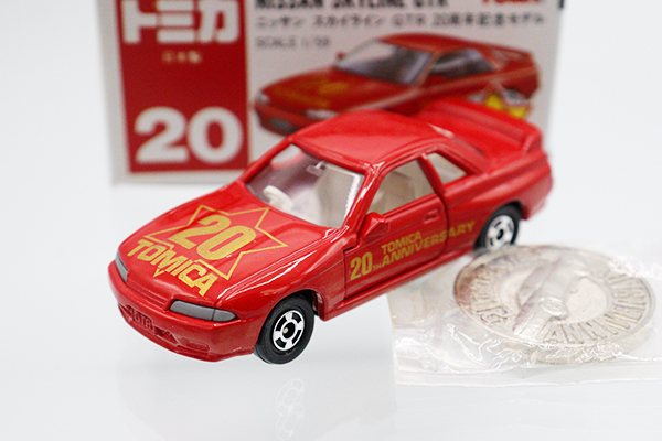 【未開封】トミカ 20周年記念 日産スカイラインGTR 赤 ミニカーショップ ケンボックス トミカ 赤箱(日本製)☆20☆日産