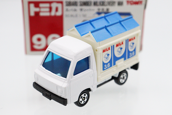トミカ　赤箱