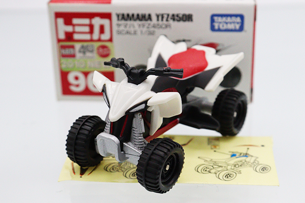 トミカ　赤箱