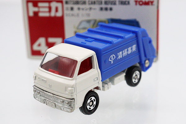 トミカ　赤箱