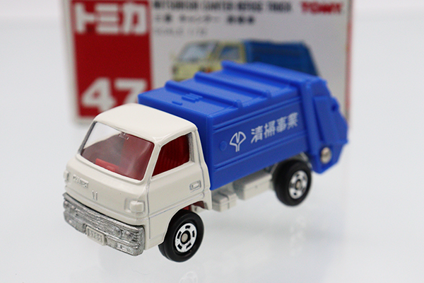 トミカ　赤箱