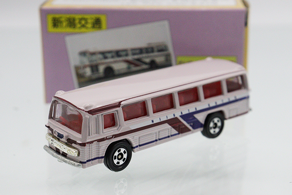 トミカ 特注バスモデル5台セット Amazon.co.jp: トミカ 特注バス 東武 ＋ 神戸市 オリジナル 2台