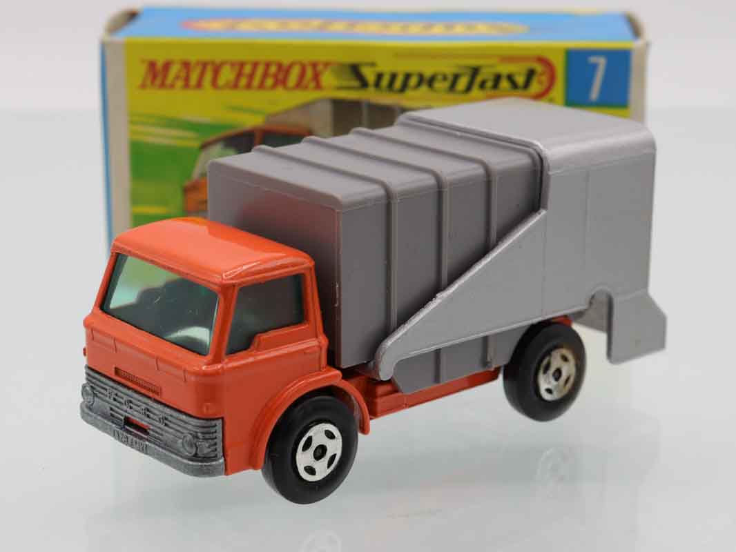 マッチボックス コンボイ DHL フォード エアロマックス H8470 Matchbox H8470 - Ford Aeromax DHL - NEW from 2004 | eBay