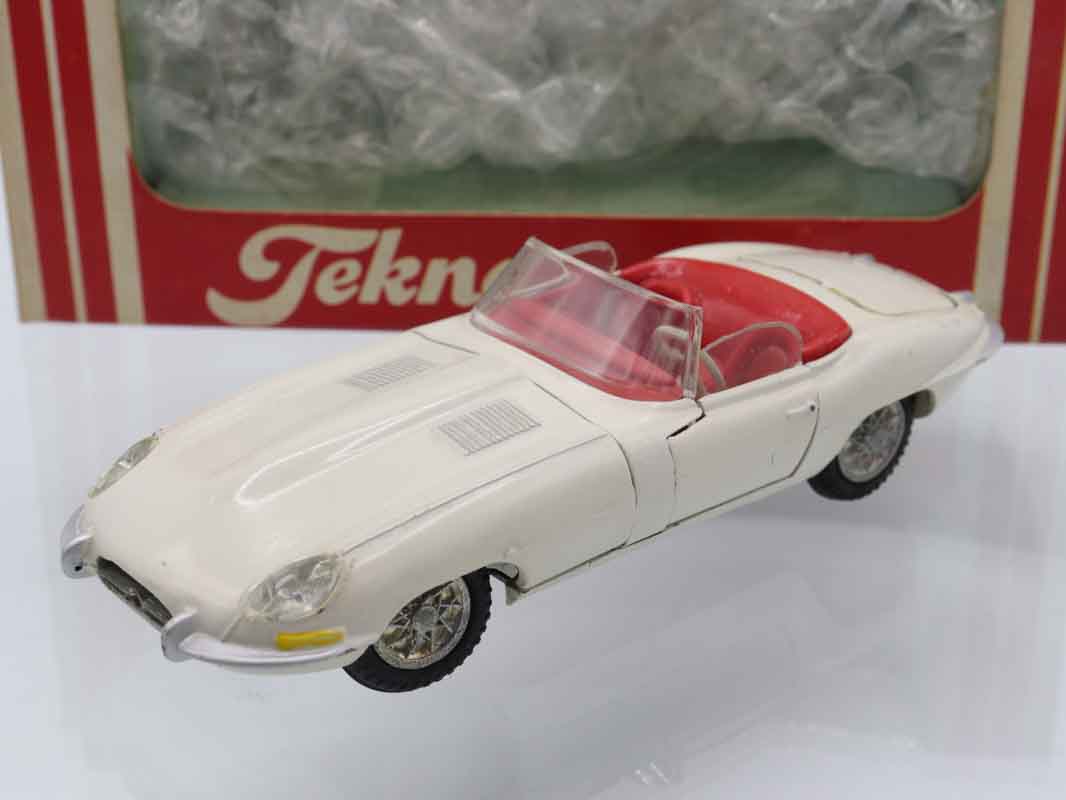 ミニカー TEKNO 926 JAGUAR E TYPE ミニカー TEKNO 926 JAGUAR E TYPE Tekno 926 - QDT