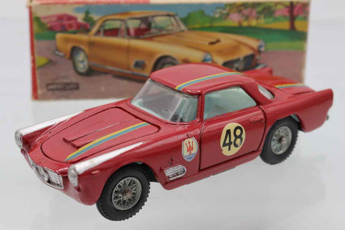 【傷汚れあり】1/18 ミニカー AMG S65 元箱あり 傷汚れあり】1/18 ミニカー AMG S65 元箱あり 傷汚れあり】1/18