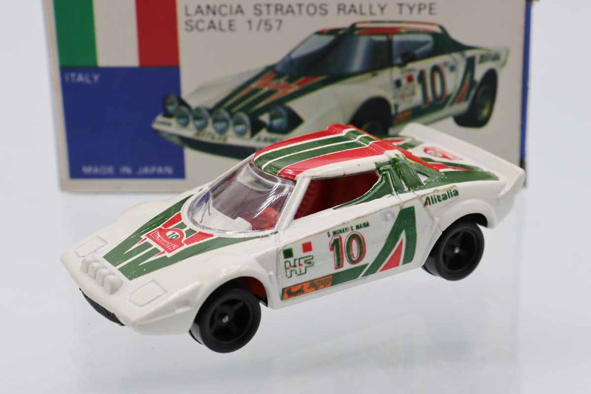 雑誌で紹介された ミニカーショップ 青箱☆F19☆ランチア トミカ ケンボックス ミニカー