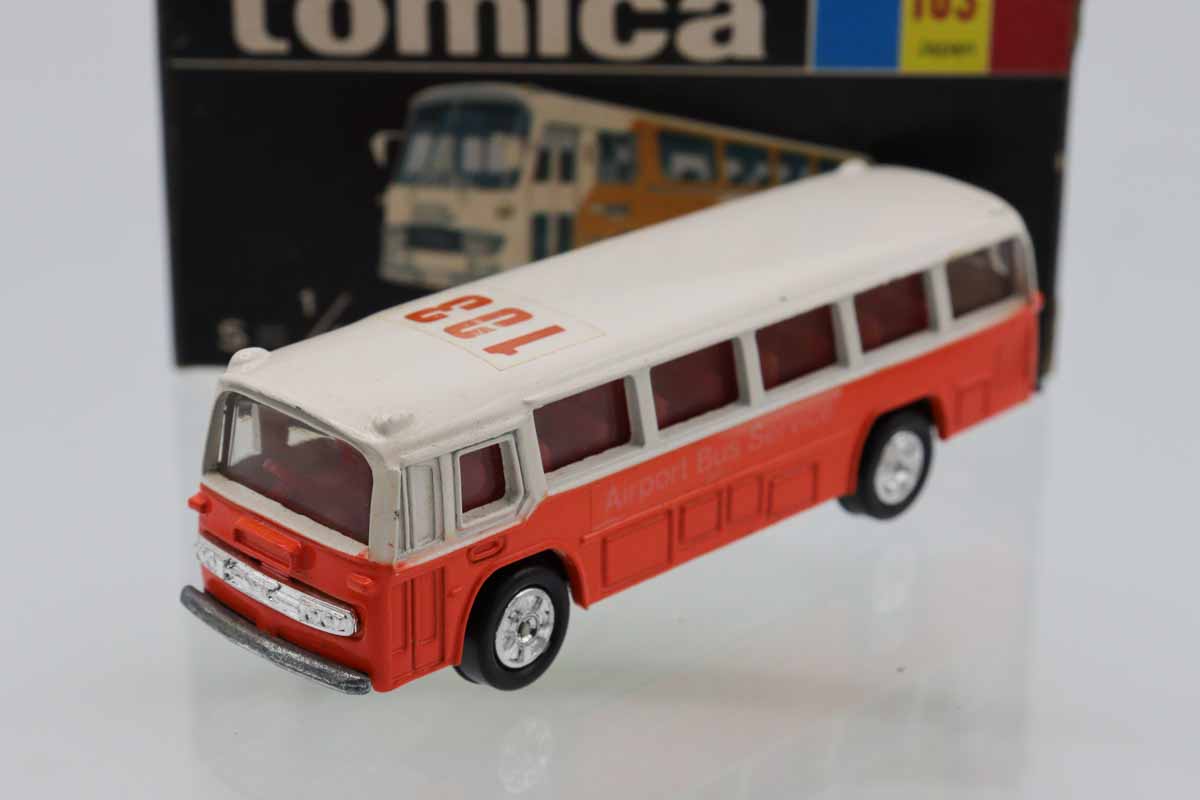 トミカ ミニカー 103台 お出かけバック付 ミニカーショップ ケンボックス トミカ 黒箱☆103☆三菱ふそう