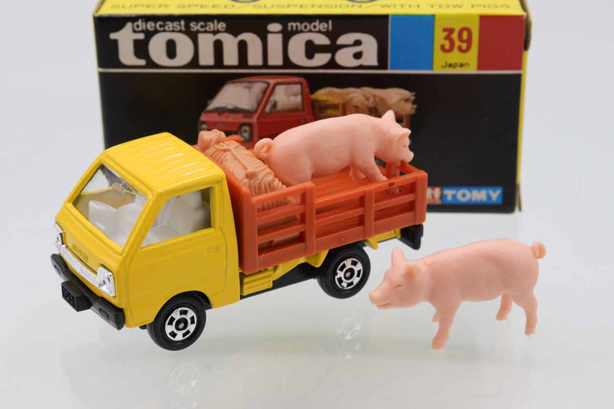 トミカ　黒箱39　スズキ　キャリイ　家畜運搬車　赤　未使用品 トミカNo39 スズキ キャリイ家畜運搬車 日本製黒箱 新品保管品