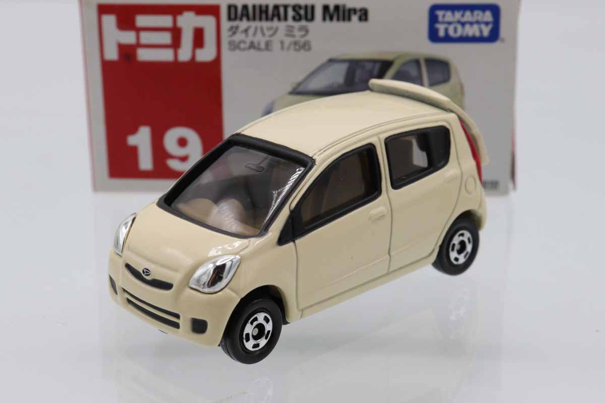 ミニカーショップ ケンボックス トミカ 赤箱☆19☆ダイハツミラ(薄
