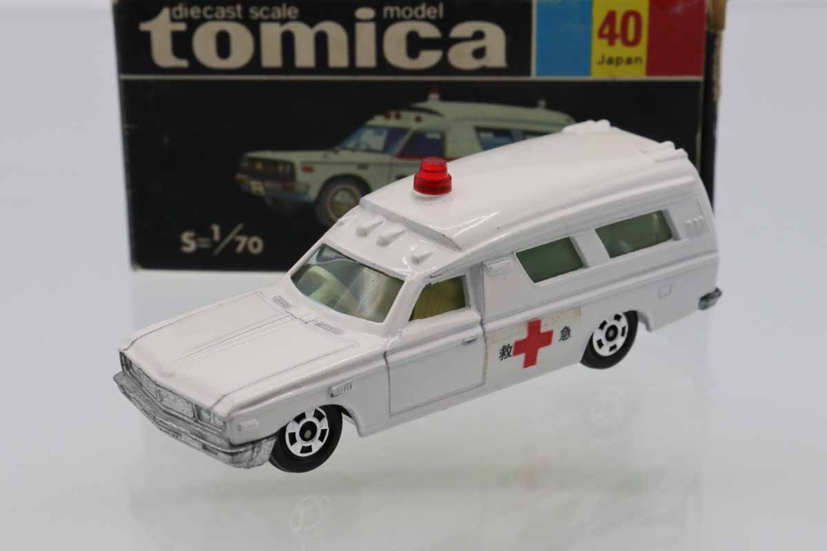 ミニカーショップ ケンボックス トミカ 黒箱☆40☆トヨタ救急車 (白