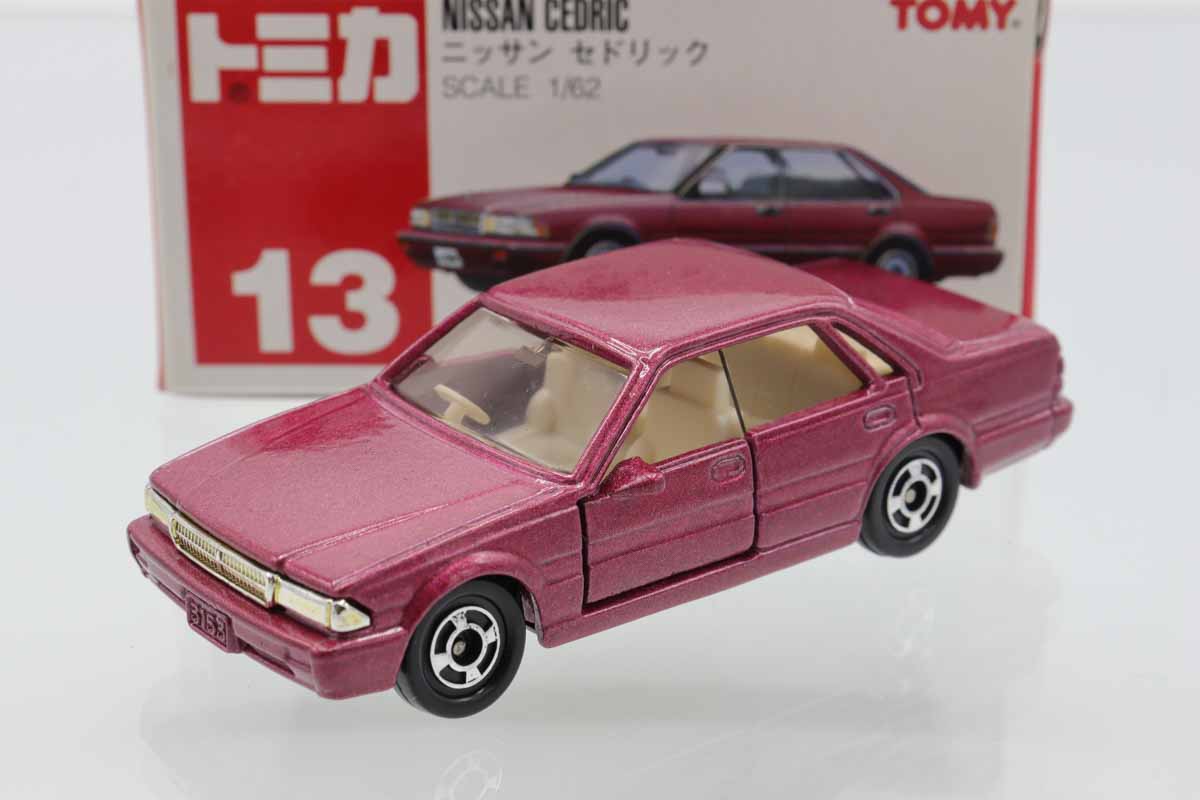 ミニカーショップ ケンボックス トミカ 赤箱☆13☆日産セドリック (赤