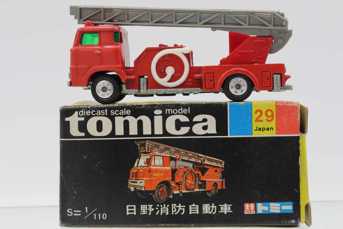 ミニカーショップ ケンボックス トミカ 黒箱☆29☆日野ハシゴ 消防車