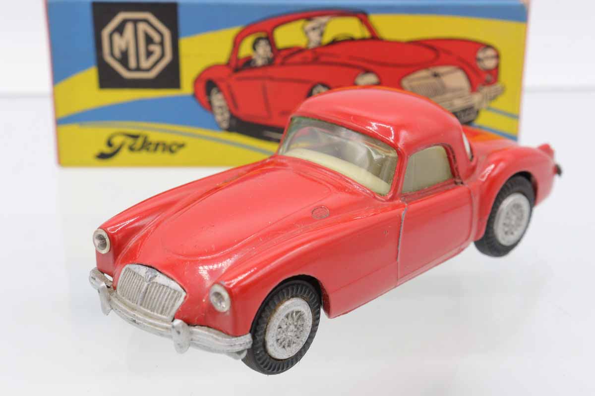 ミニカーショップ ケンボックス Tekno☆824☆MGA 1600(赤) ※塗装少剥げ