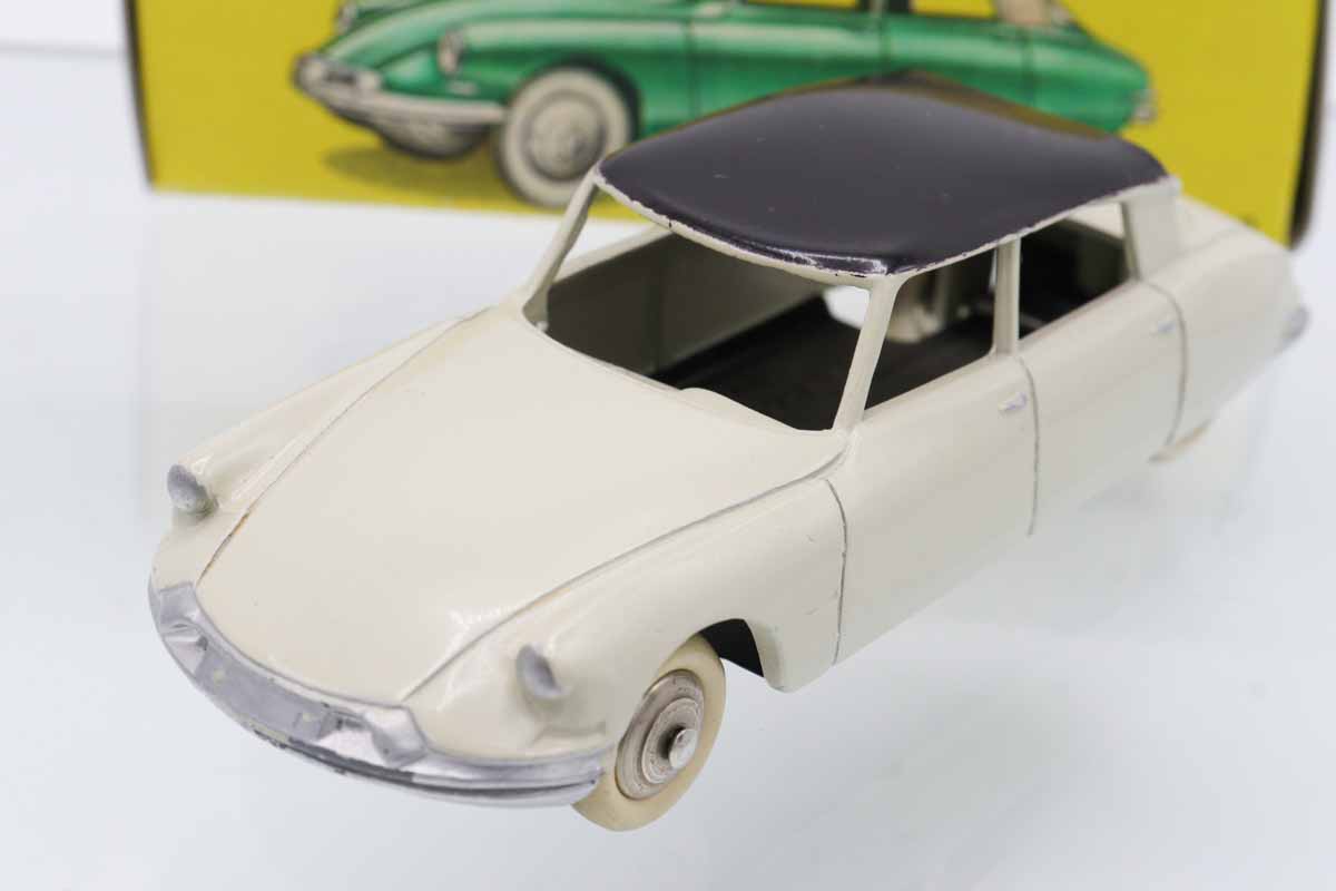 美品　仏製DINKY TOYS CITROEN DS19 ミニカー ミニカーショップ ケンボックス DINKY TOYS☆24C☆CITROEN DS 19