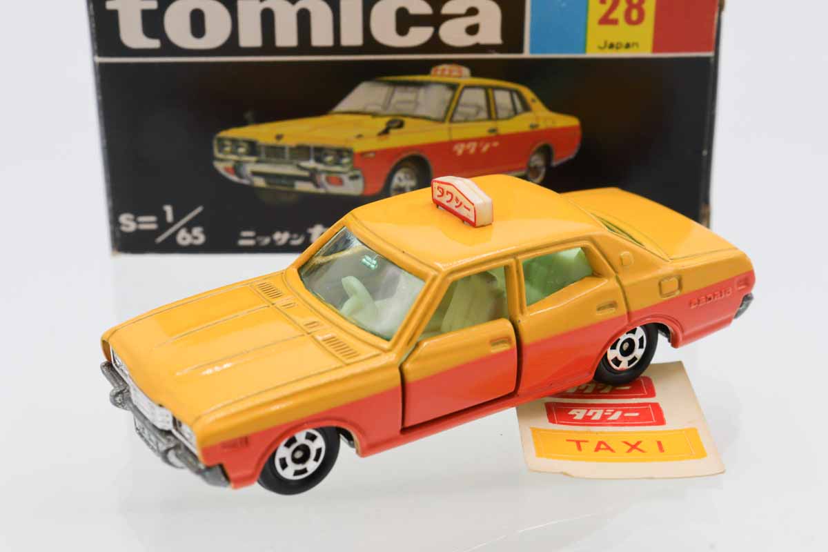 ミニカーショップ ケンボックス トミカ 黒箱☆28☆日産セドリック