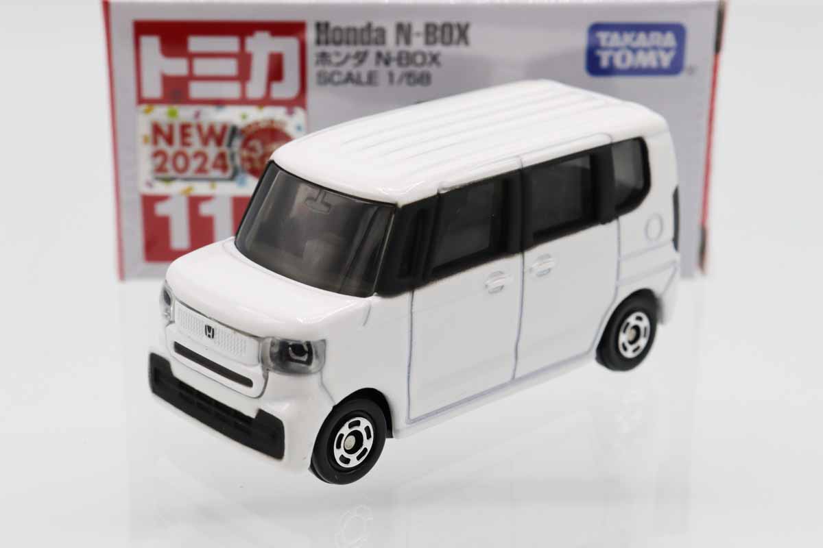トミカ　赤箱
