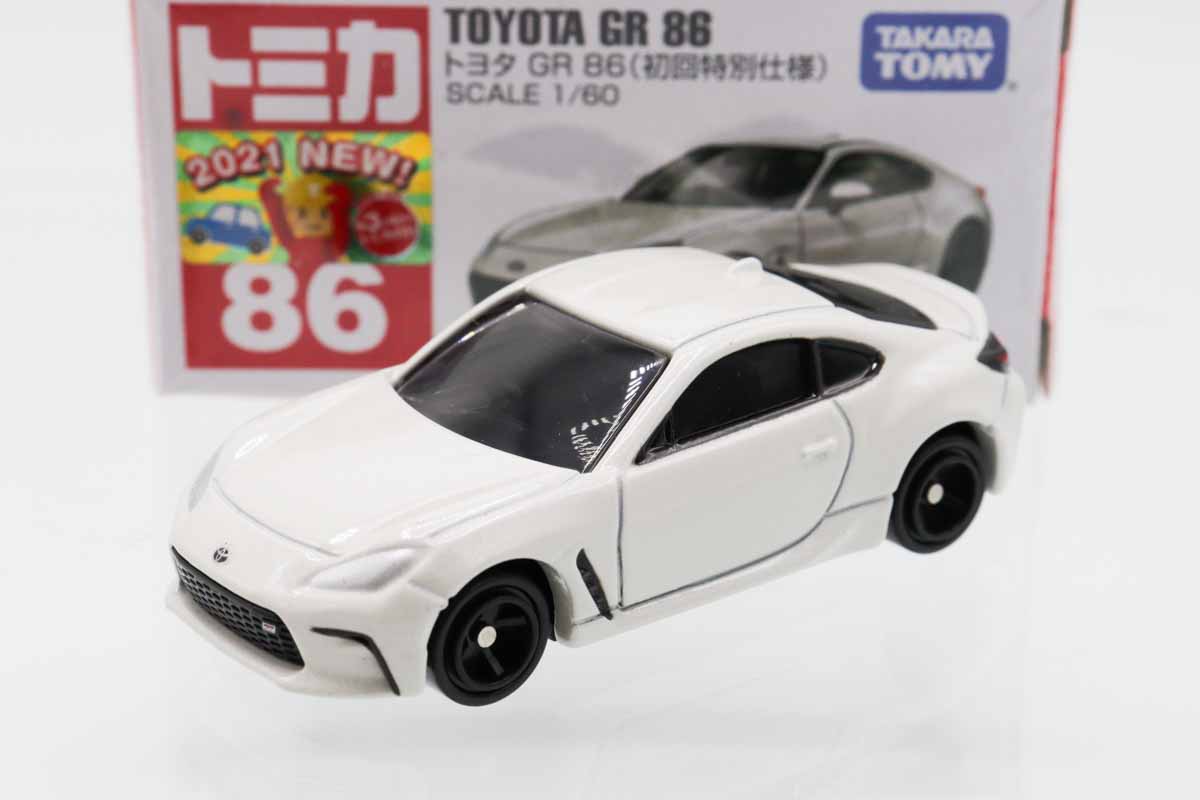 トミカ　赤箱