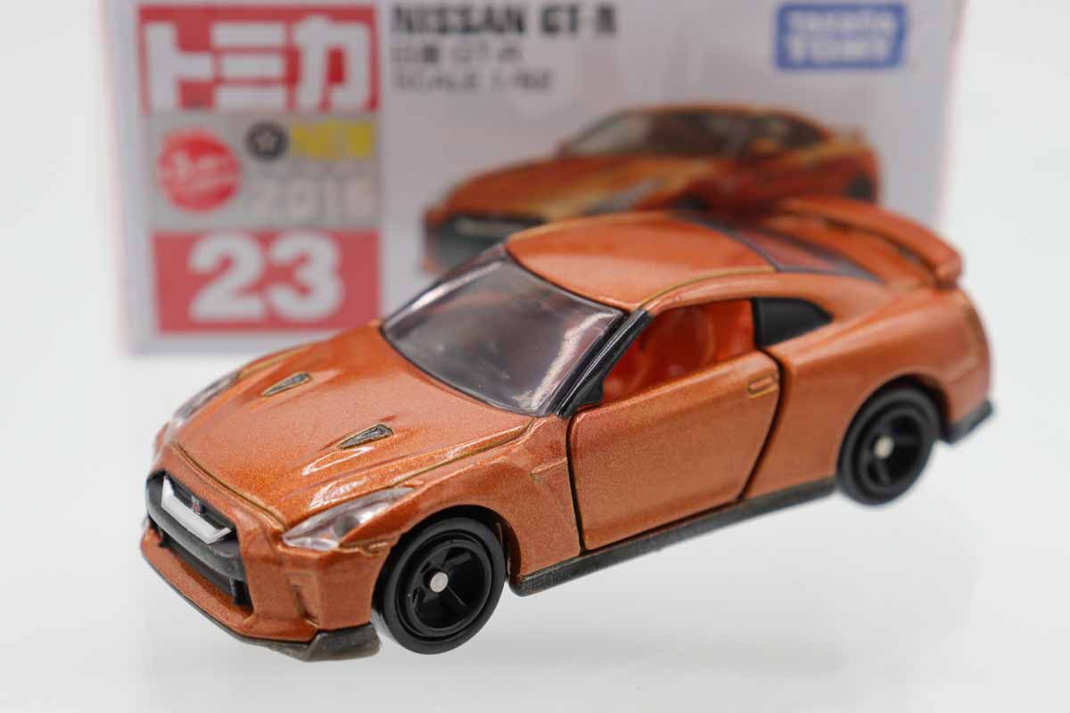 トミカ　赤箱
