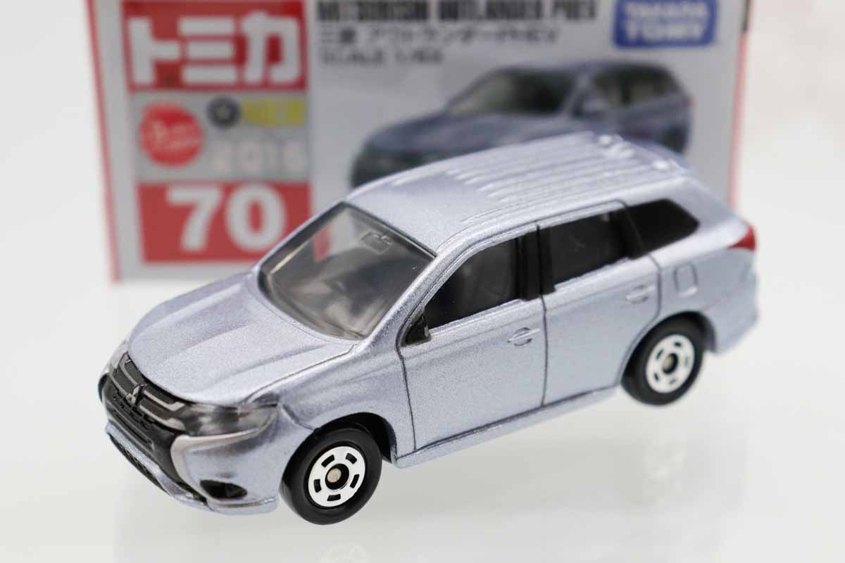 トミカ　赤箱
