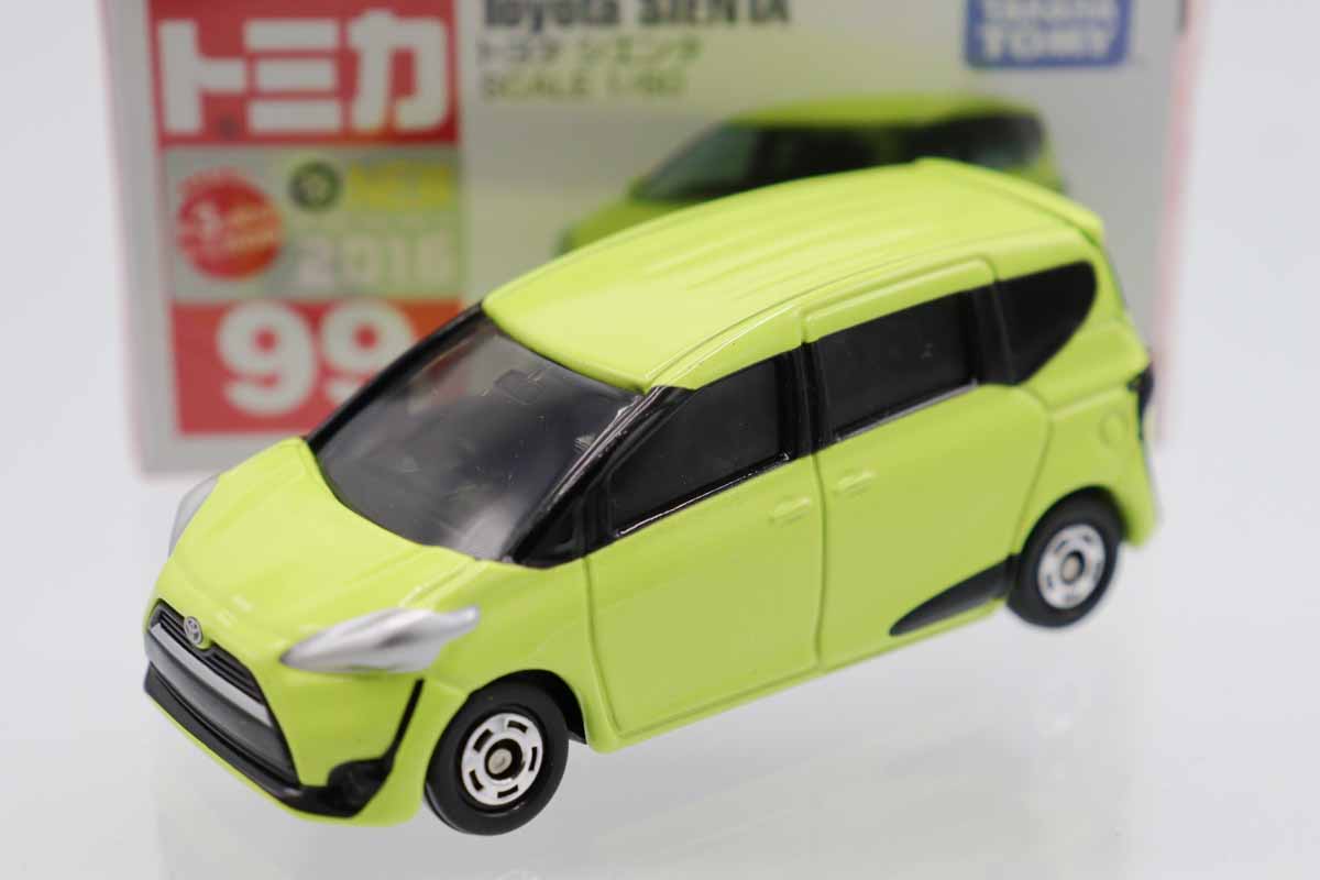 トミカ　赤箱