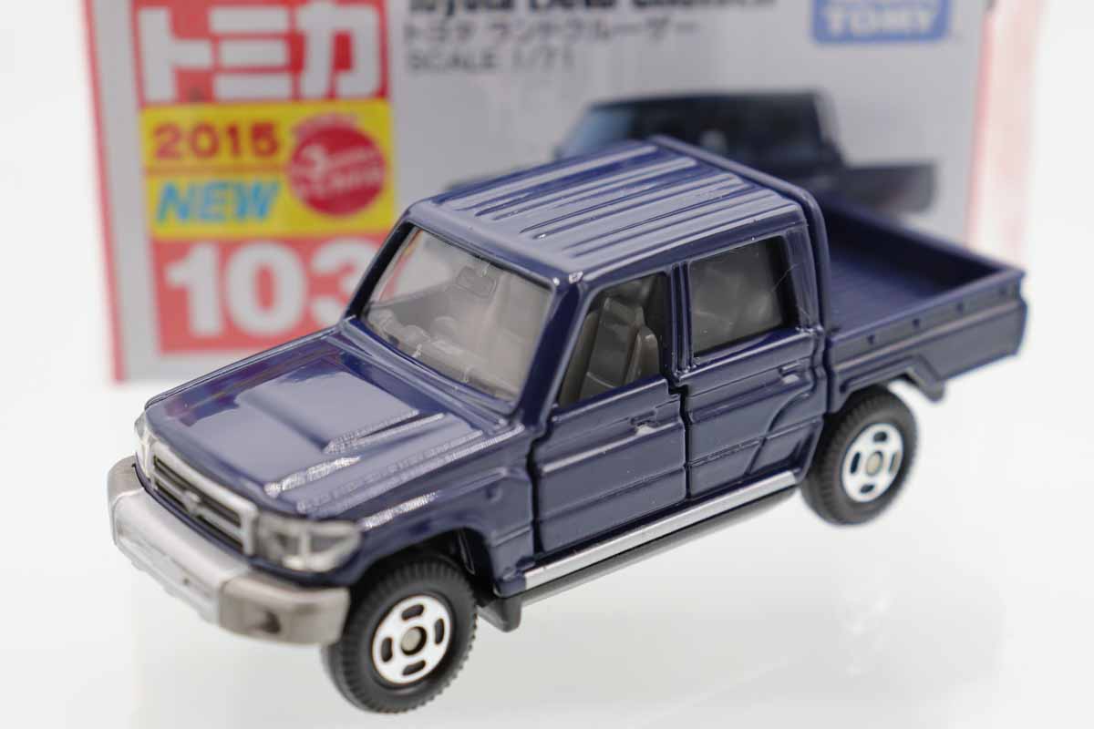 トミカ　赤箱