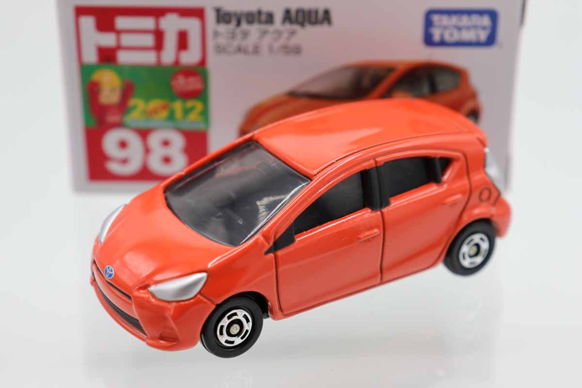 トミカ　赤箱