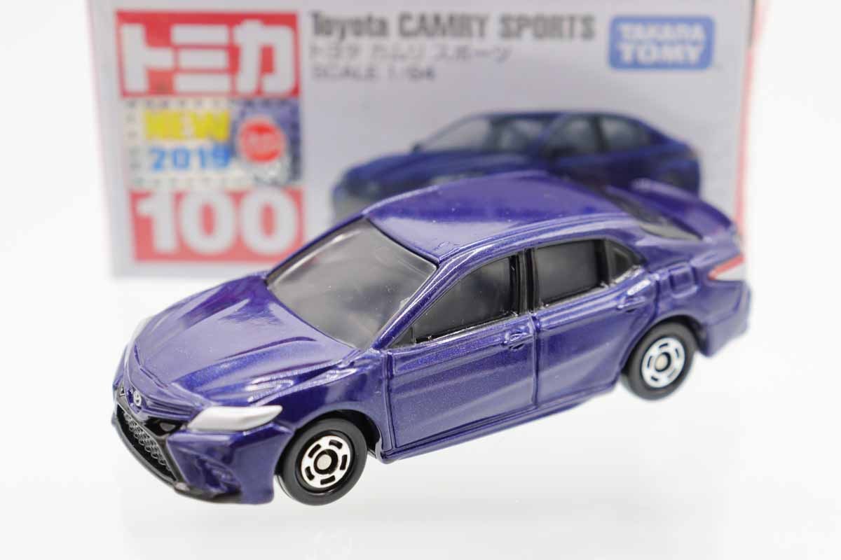 トミカ　赤箱