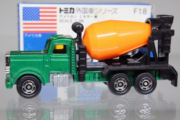 トミカ　青箱