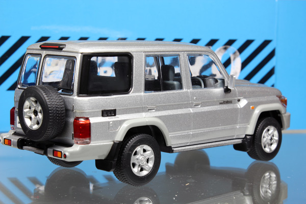 ランドクルーザー70ミニカー TOYOTA LAND CRUISER 70 (1990) (フィールドランナートーニング