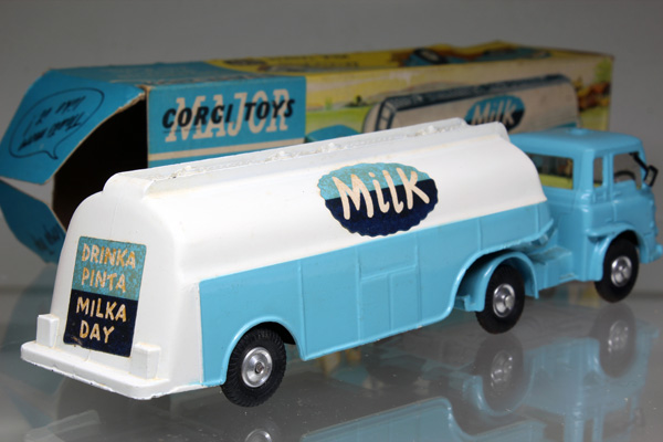 ミニカーショップ ケンボックス CORGI☆1141☆ARTICULATED MILK