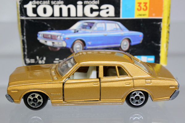 ミニカーショップ ケンボックス トミカ 黒箱☆33☆日産セドリック※MADE 