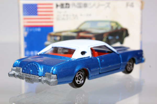 トミカ　青箱