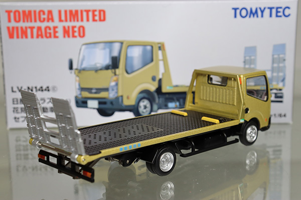 トミカ　TLV　ネオ