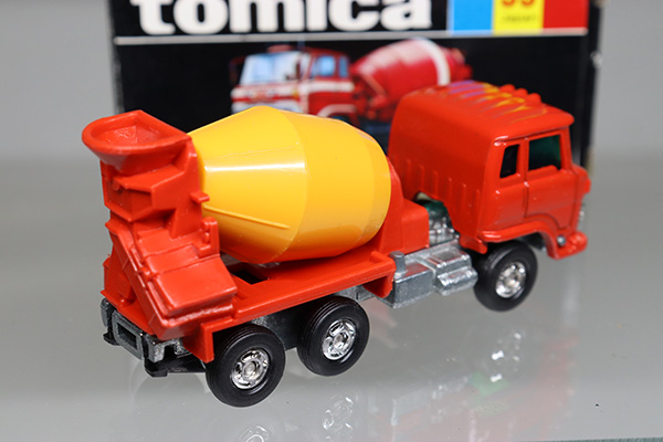 こ*ち様 黒箱トミカ No53 日野 ミキサーカー 日本製 レアカラー 2台セッ ミニカーショップ ケンボックス トミカ 黒箱☆53☆日産ディーゼル