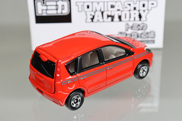 トミカ　組み立て工場