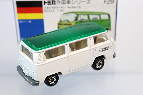 トミカ　青箱