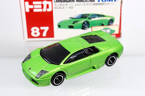 トミカ　赤箱