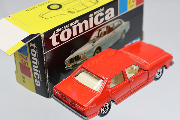 ラ*ク様 黒箱日本製三越トミカモデル65 赤 ミニカー シャーシ付き Yahoo!オークション - トミカ NO.65 黒箱 赤箱 ニッサン