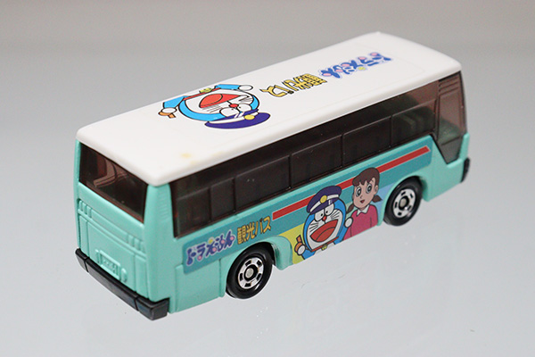 ミニカーショップ ケンボックス トミカギフトばらし いすゞスーパーハイデッカーバス 観光バス観光バス キャラトミカドラえもん運搬車セット 白箱付minicar Shop Kenbox Tomica