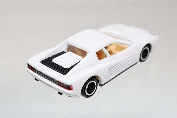美品　希少ミニカー　フェラーリ テスタロッサ　Miami Vice White Miami Vice Ferrari Testarossa 1:24 | eBay