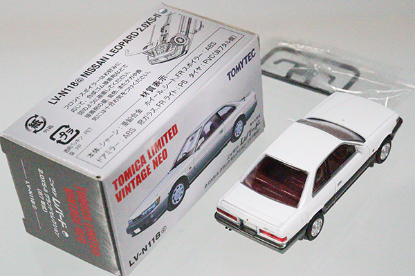 トミカ 日産 レパード 2.0XS-II グランドセレクション 87年式