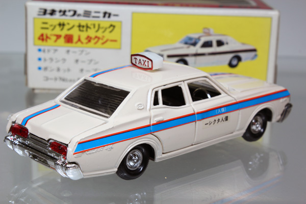 ミニカーセット タクシー パトカー リムジン 81KOlEbSgLL._UF350,350_QL50_.jpg