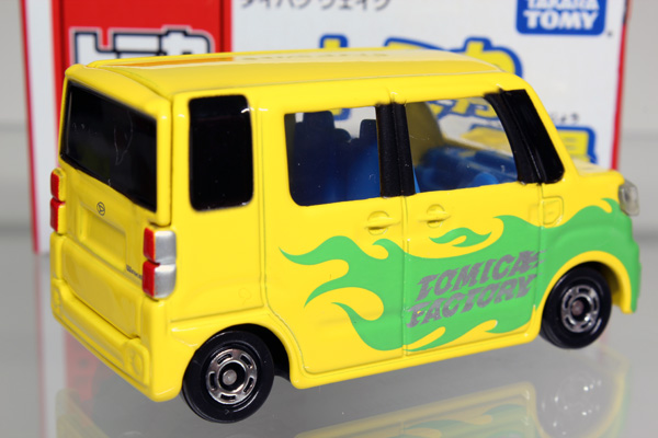 トミカ　組み立て工場