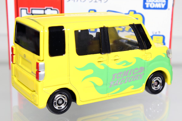 トミカ　組み立て工場