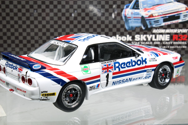 Amazon | トミカエブロ 1/24リーボックスカイラインR32 | ミニカー 