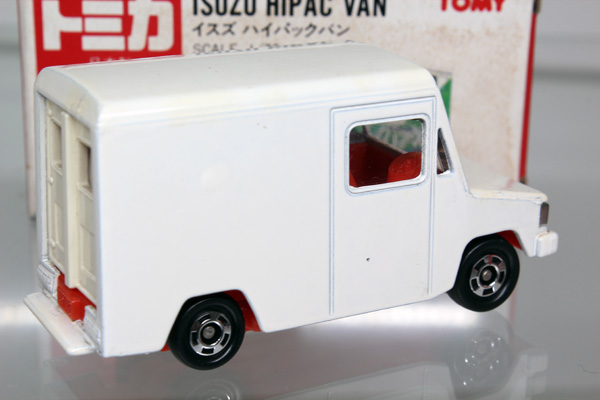 ミニカーショップ ケンボックス トミカ 赤箱(日本製)☆27☆いすゞハイ