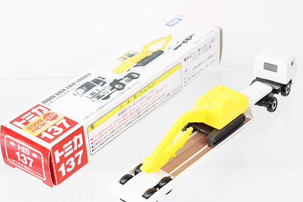 ミニカーショップ ケンボックス ?ロングトミカ☆137☆いすゞギガ