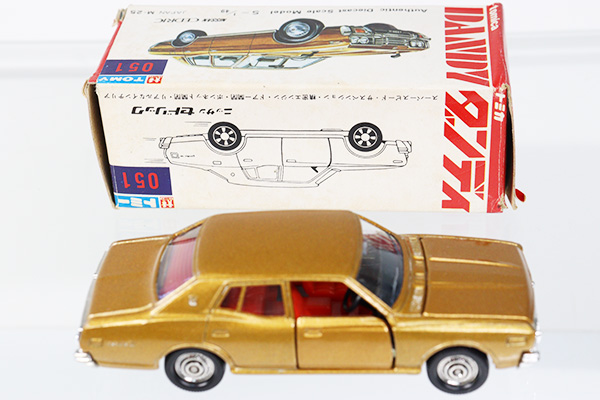 トミカ 8-4-14b 日産 セドリック タクシー (Y31) オレンジ 中国製