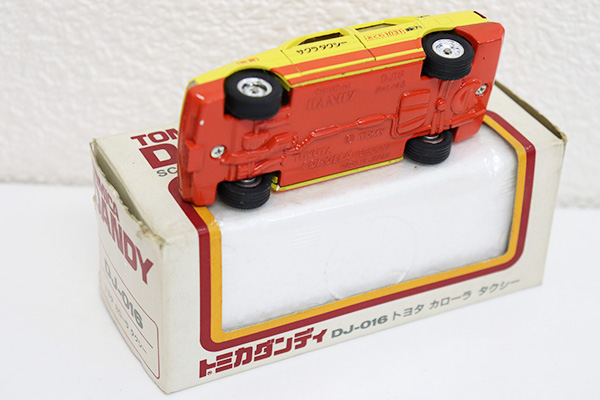 トミカ ダンディ　トヨタカローラハッチバック トヨタ カローラ リフトバック トミカ ダンディ 日本製 1/45