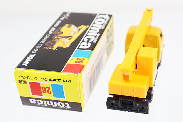 ミニカーショップ ケンボックス トミカ黒箱☆26☆いすゞエルフクレーン